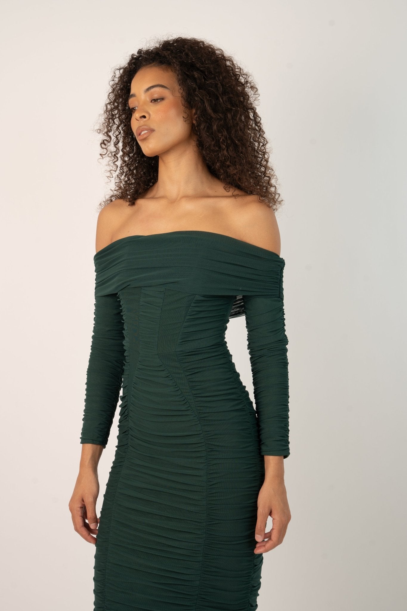 Emerald green ruched dress hotsell